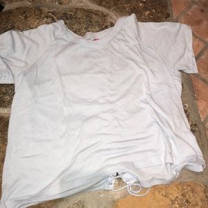 Tee wit laced string in back